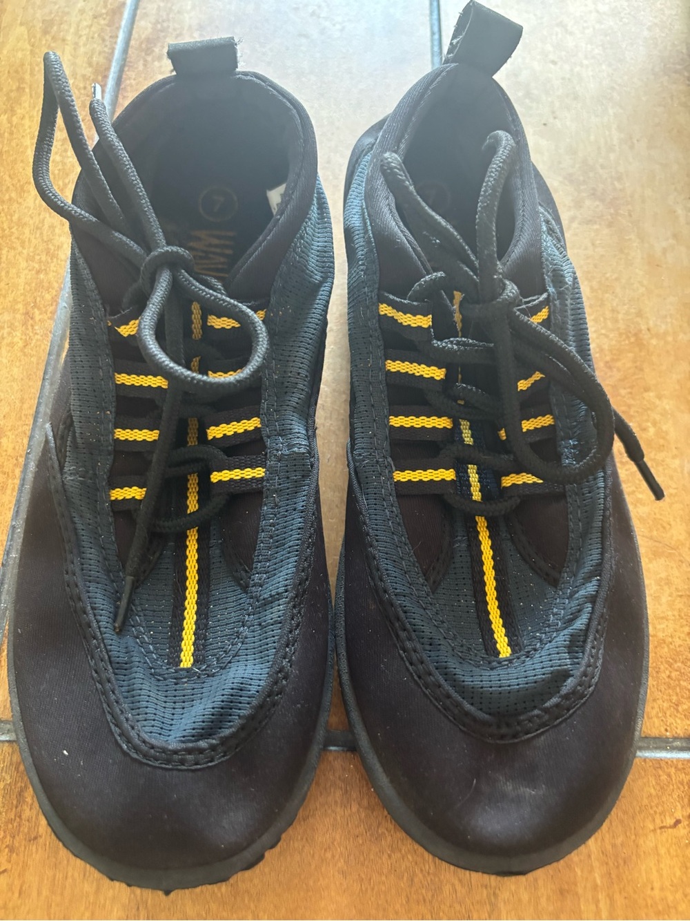 Wave zone aquatic water shoes